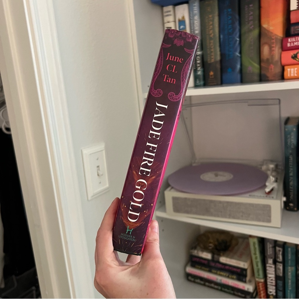 Jade Fire Gold (Signed Fairyloot Edition) - Picture 4 of 9